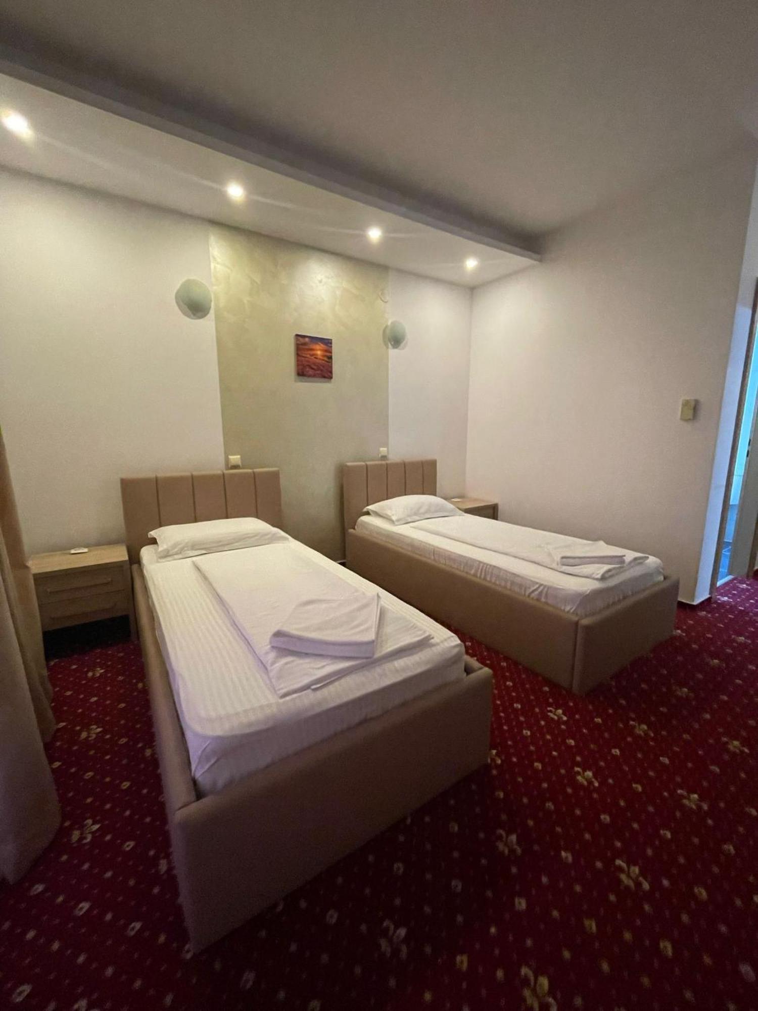 Hotel Vesztény Kültér fotó