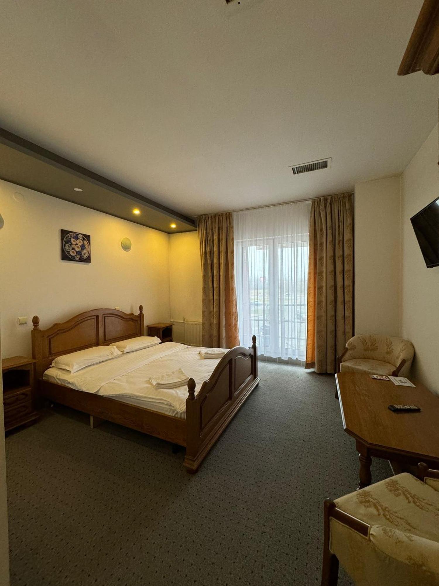 Hotel Vesztény Kültér fotó